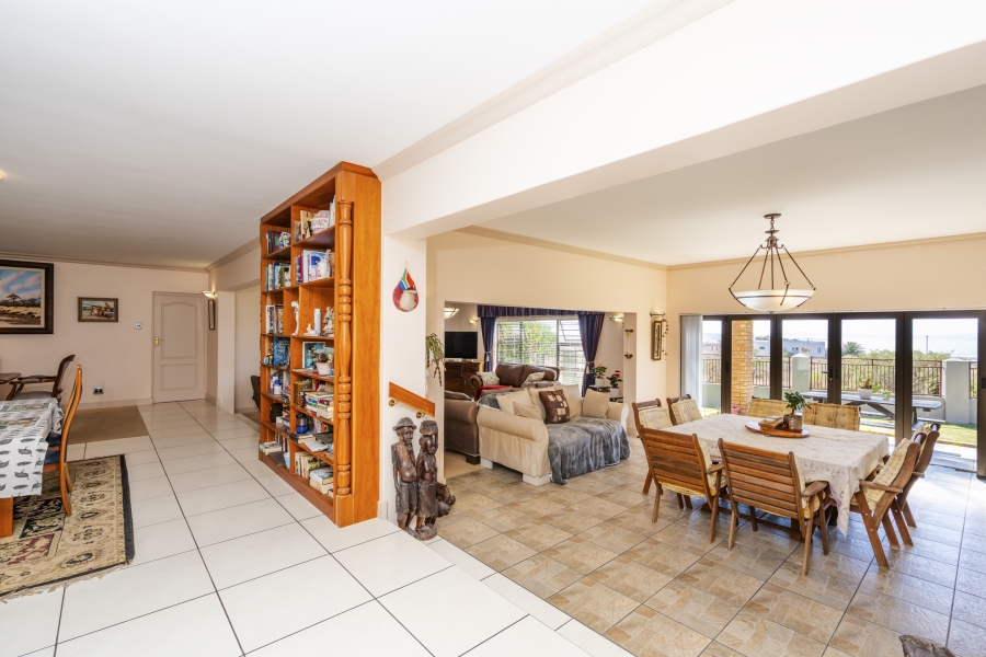4 Bedroom Property for Sale in Myburgh Park Western Cape